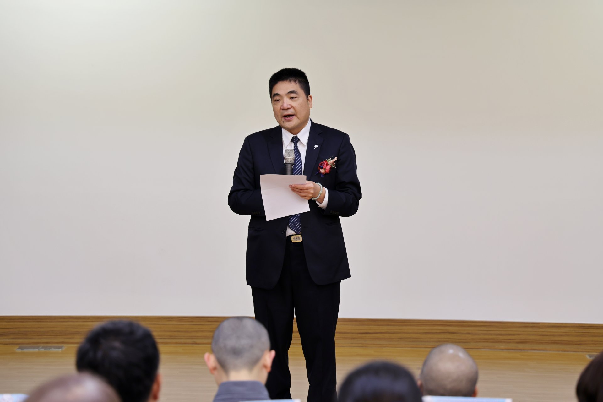 羅慶徽副院長特別感謝來自日本、韓國、新加坡及臺灣各地專家遠道而來，期盼透過交流建立跨國合作平台，讓理念逐步落實於臨床照護。