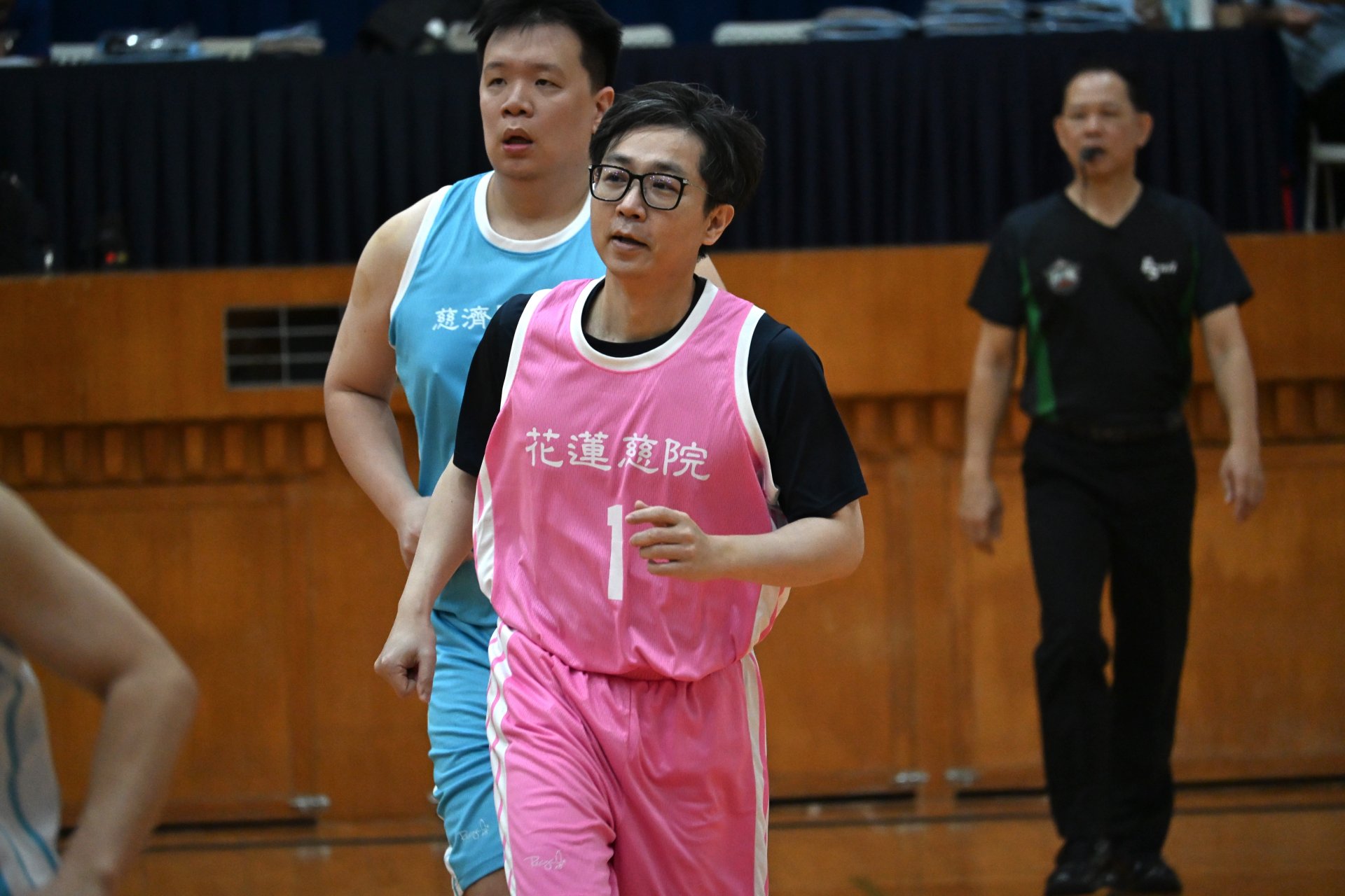 花蓮慈濟醫院副院長張睿智也分享，醫院工作壓力大，能透過運動讓不同單位的醫師、護理師、藥師、物理治療師與放射人員聚在一起流汗，非常難得。