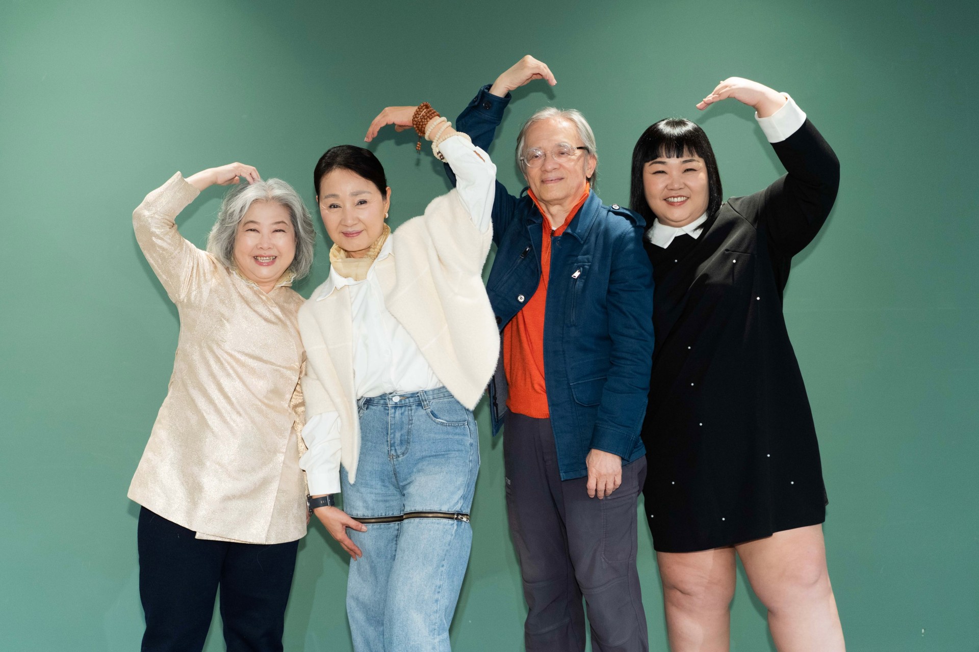 大愛劇《以身相許》左起：吳碧蓮、鮑正芳、鄧志鴻、廖慧珍