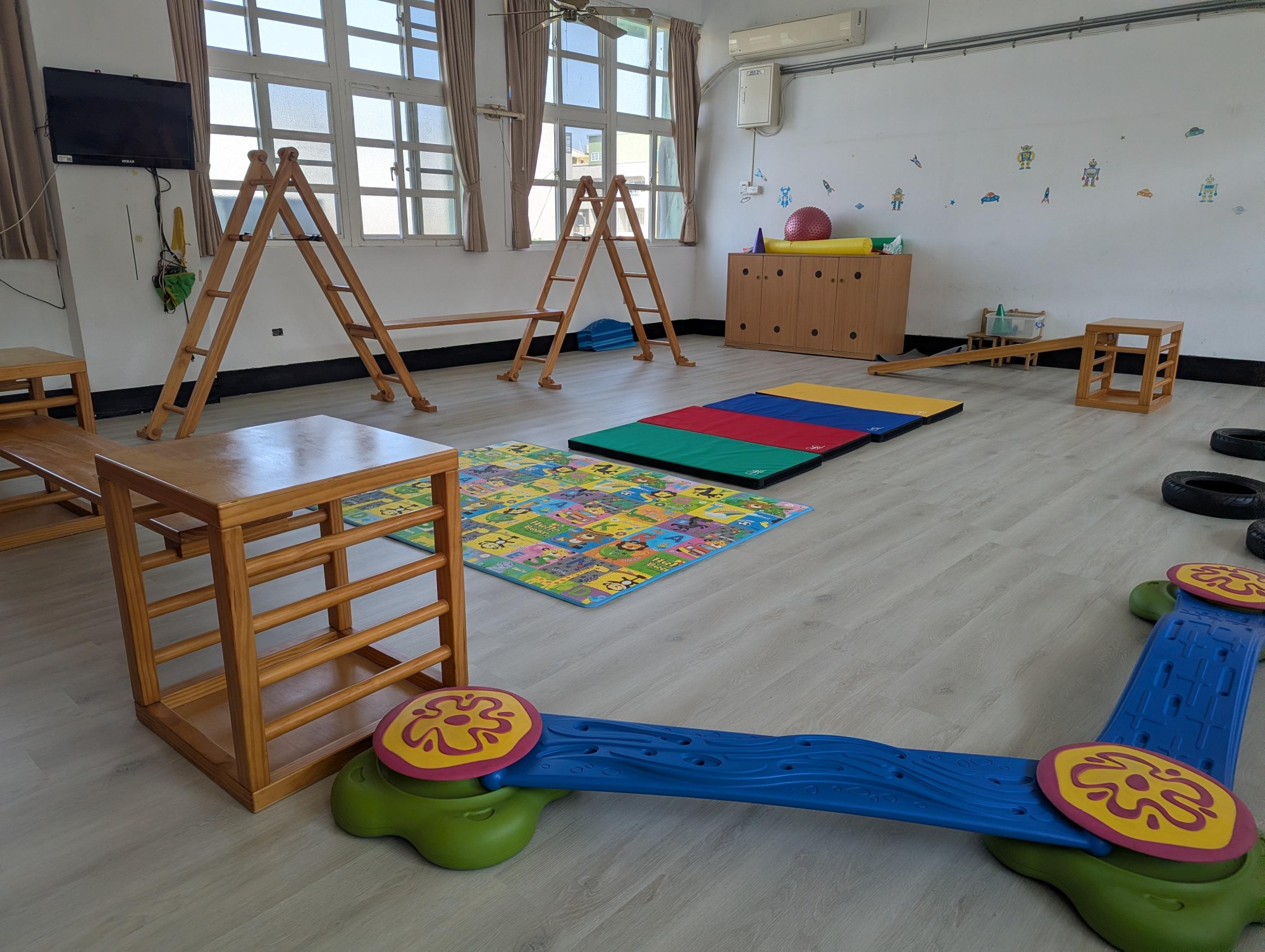 臺南市大社附幼室內活動空間。