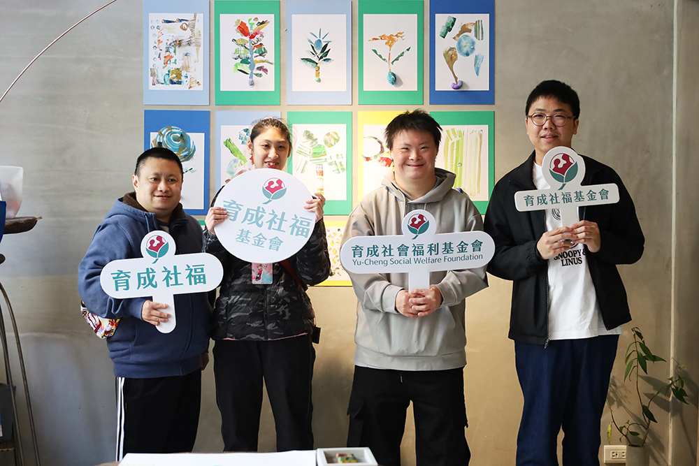 育成憨寶貝和作品