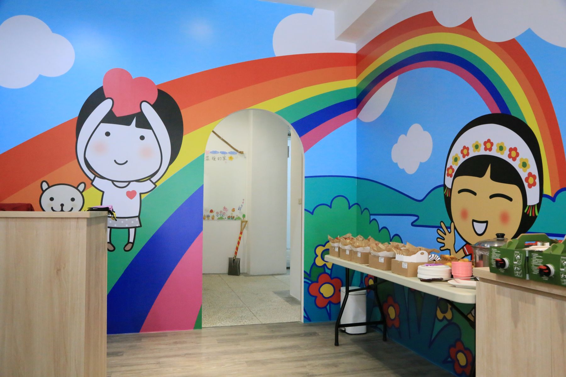 家扶光復彩虹工作站打造溫馨舒適的多元空間，提供廣泛使用