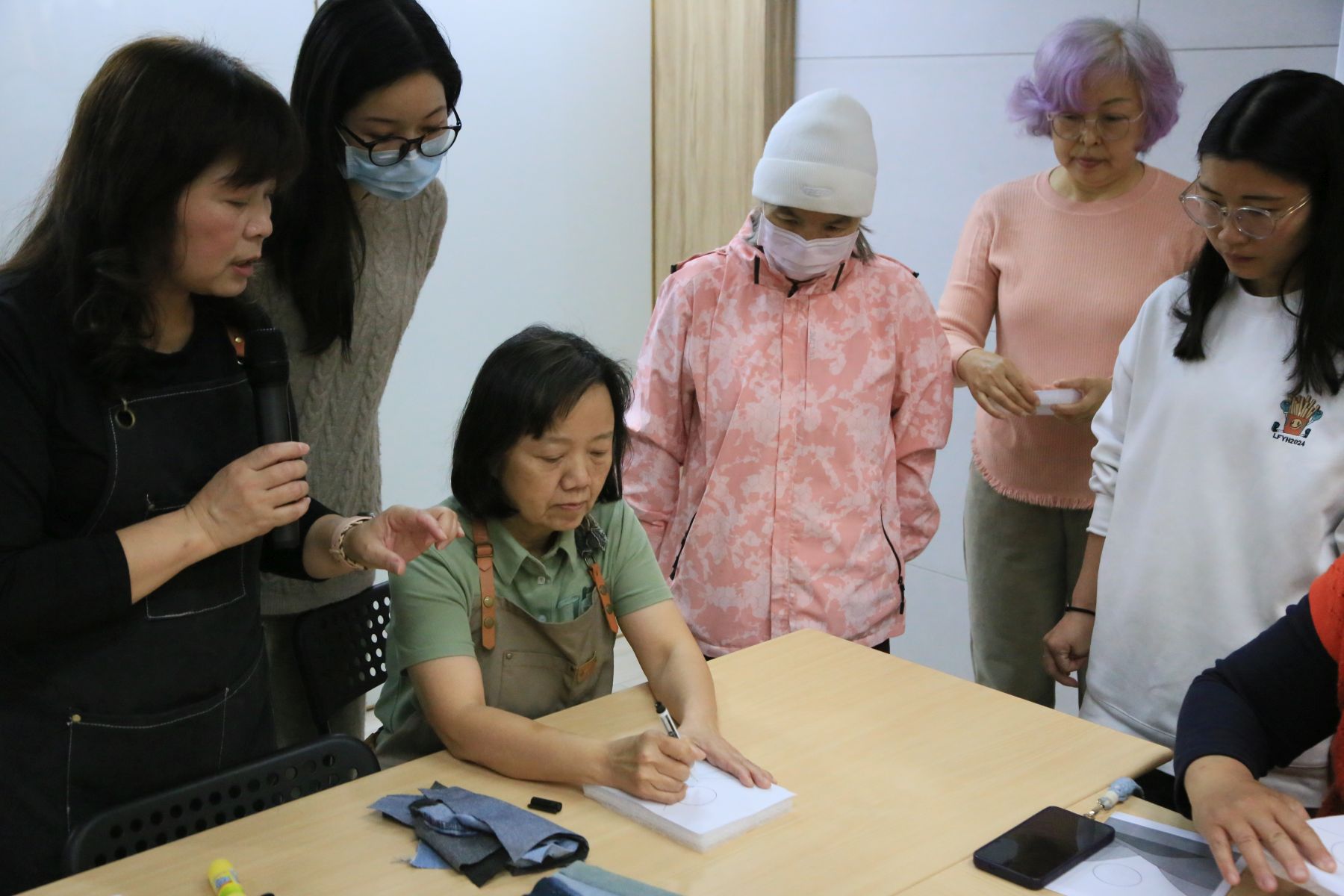 花蓮家扶幸福小舖除製作販售手工布藝作品，也研發多套步藝舒壓課程，歡迎各界邀課