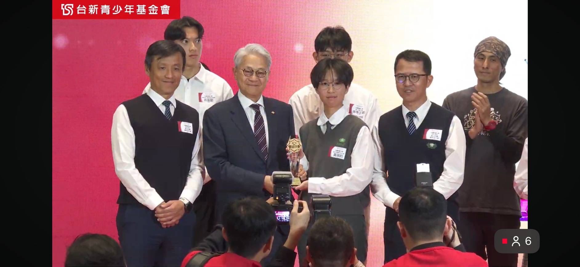 慈大附中志工表現亮眼　勇奪台新青少年志工菁英獎三大殊榮