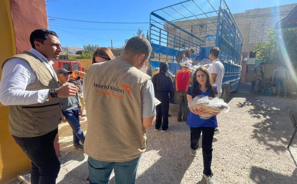 世界展望會在中東危機發生後立即於黎巴嫩發放，台灣世界展望會也即刻支持中東危機救援。