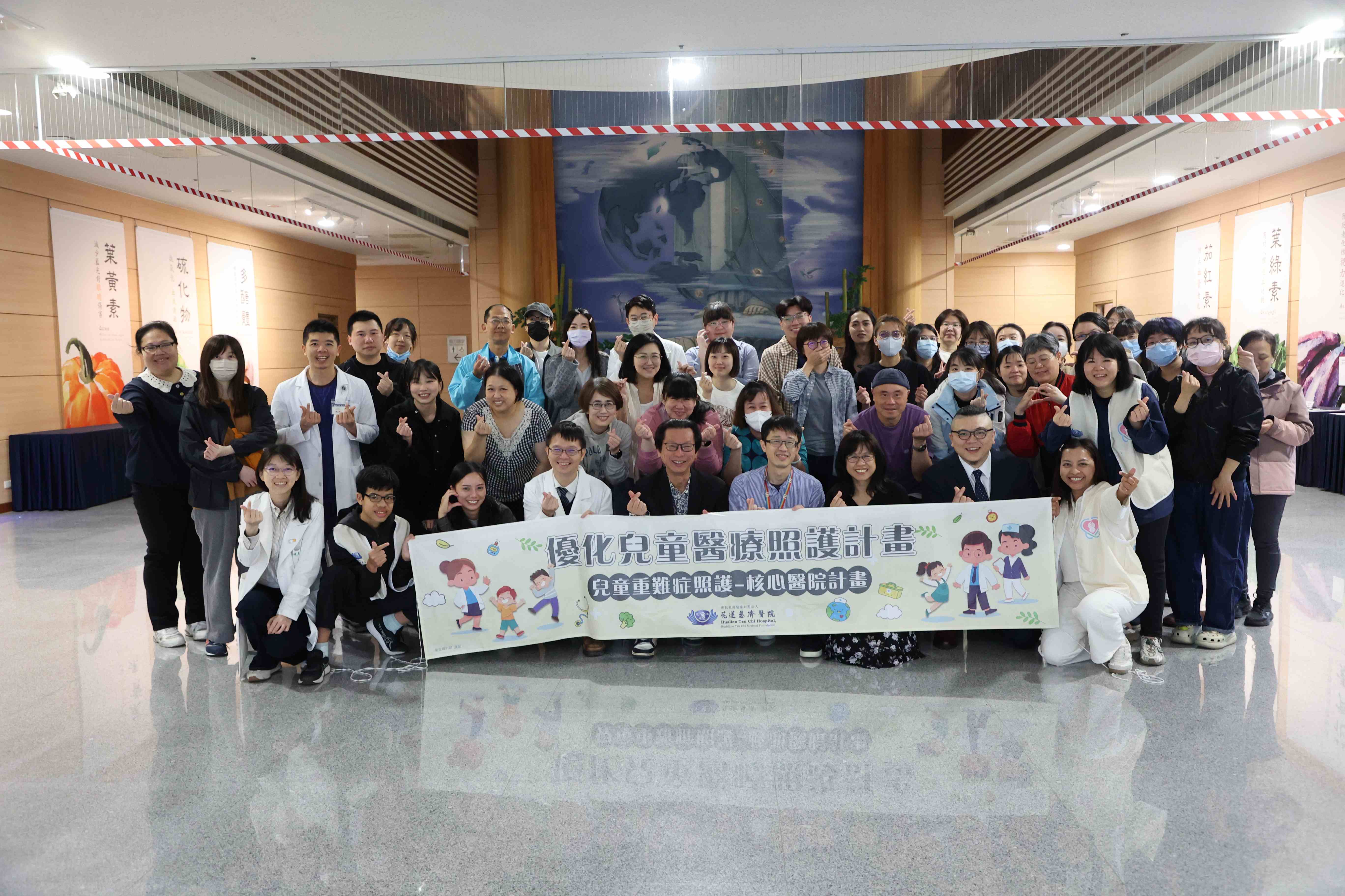 深耕東區兒童急重症照護量能，花蓮慈濟醫院邀葉克膜專家研討實務。舉辦第三季優化兒童醫療照護網絡核心醫院計畫研討會。