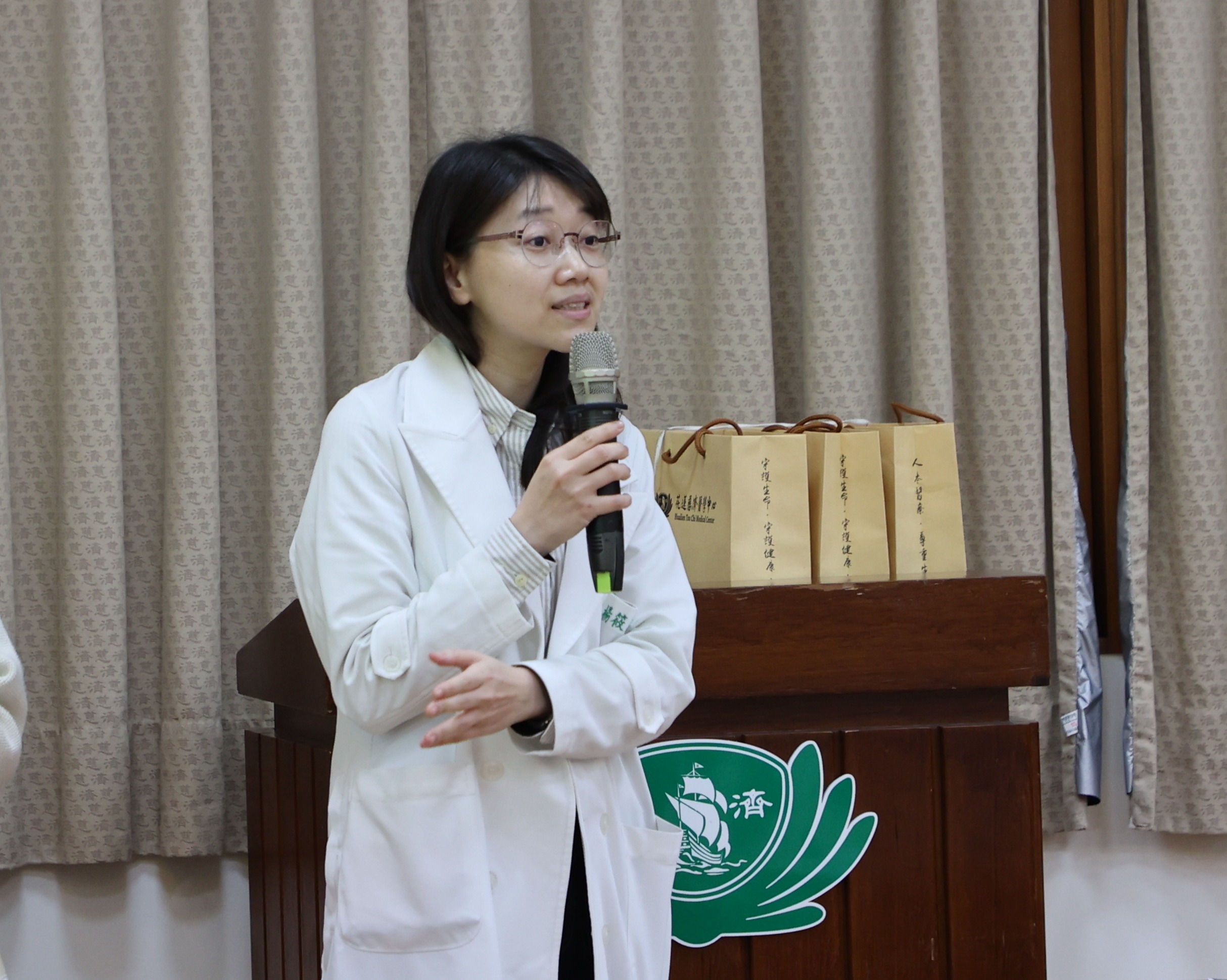 這次的研討會由兒童外科主任楊筱惠醫師擔任座長。