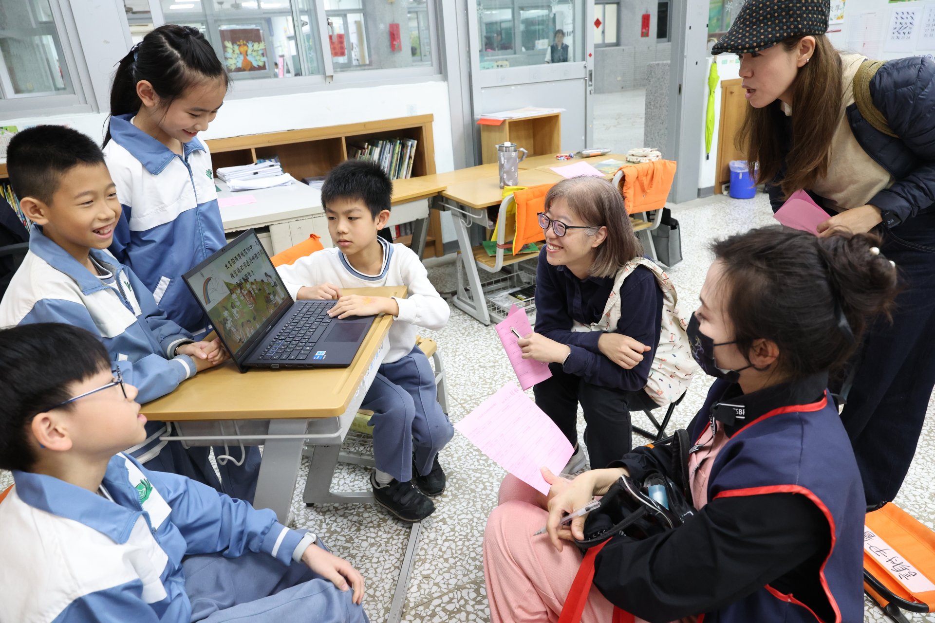 角色翻轉，小老師、大學生創意共學