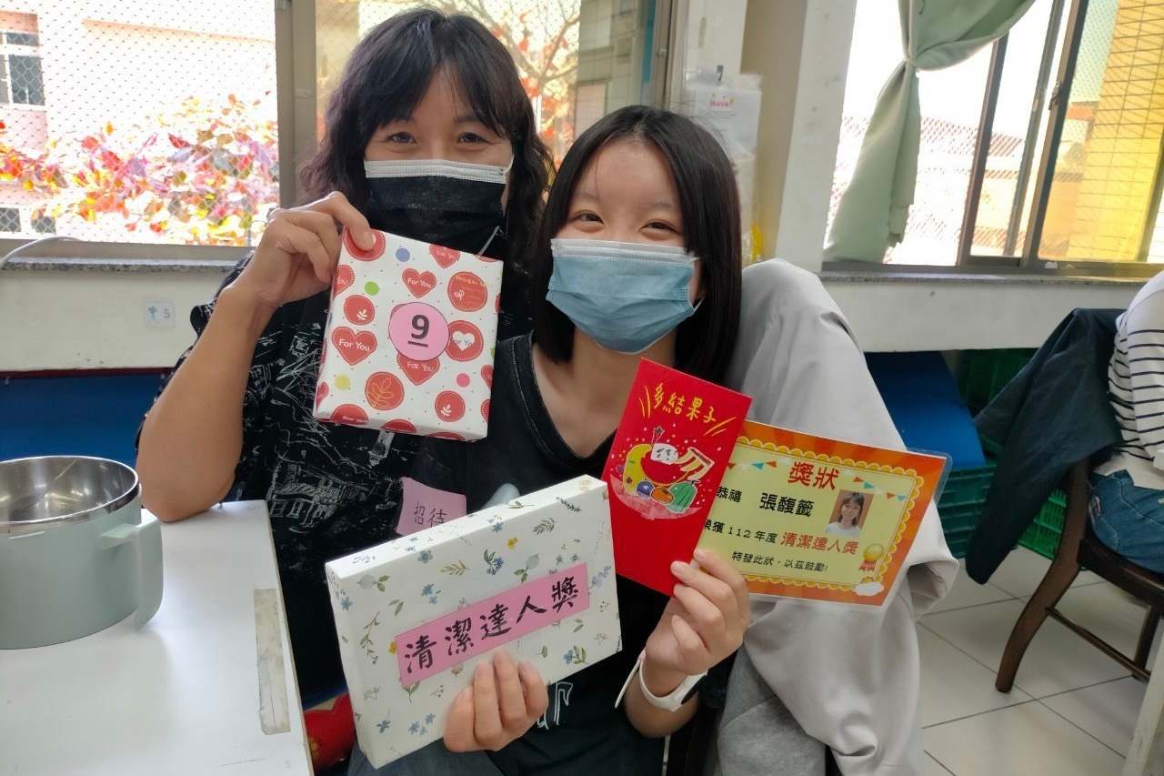 路竹小作所推薦李家儀 堅毅照顧障女獲表揚