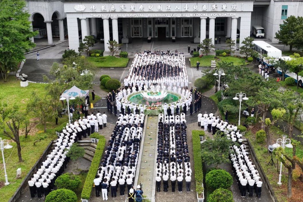 台北慈院浴佛淨心聚善念 法水潤心共祈祥和