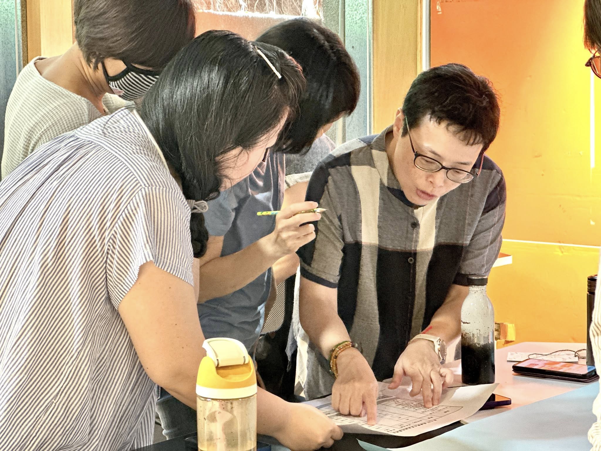 導入ESG永續概念，帶領學員從「重新認識自己」，一路走向成為設計、教學與展售的「文創三職人」