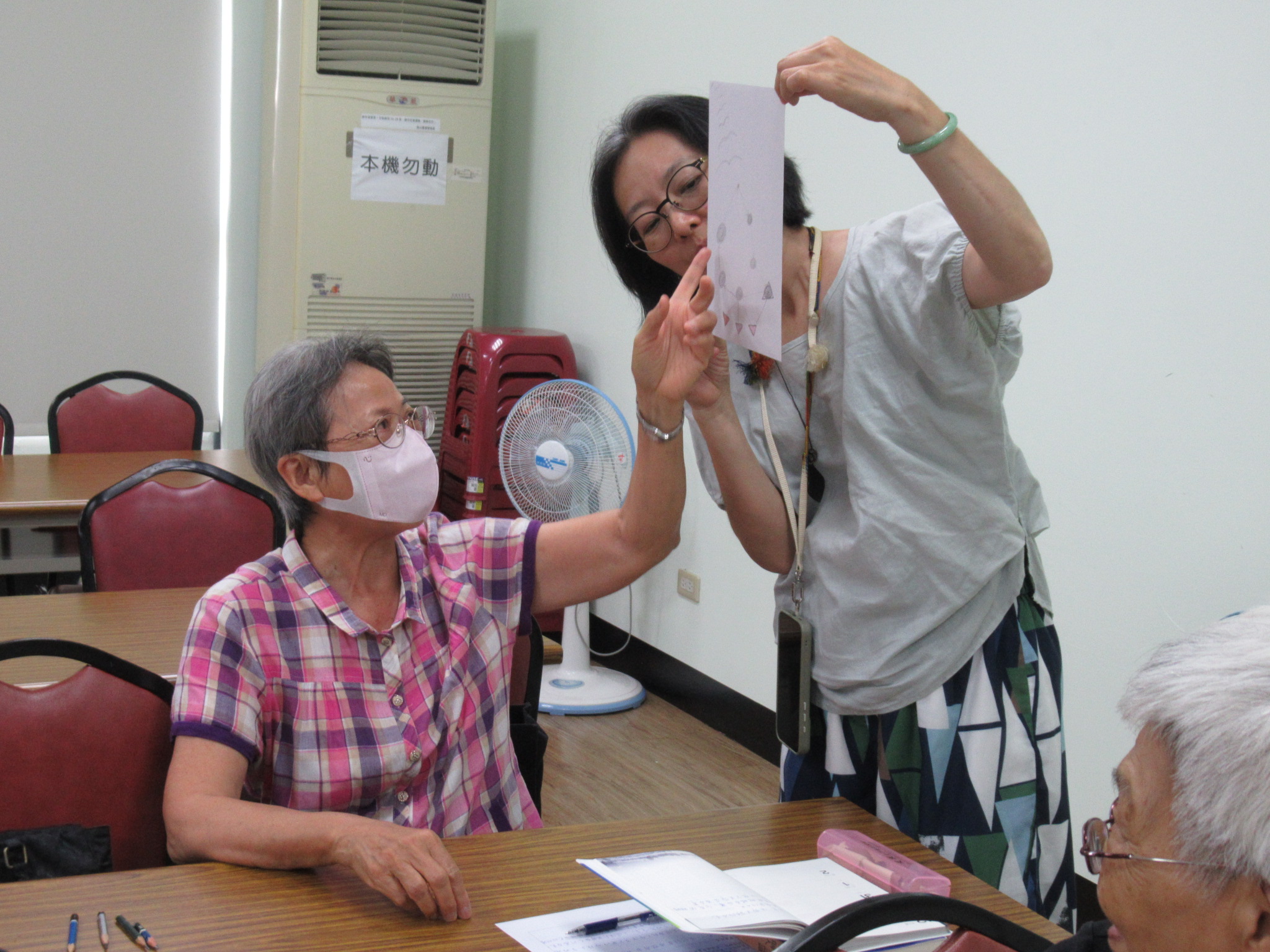在書香中傾聽彼此 鼓山圖書館共讀感受生命交流