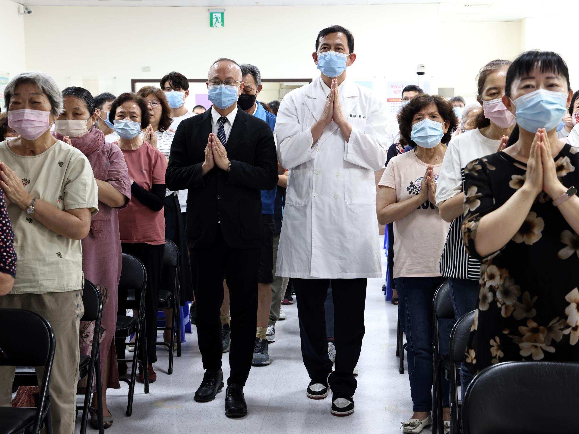 嘉義慈濟診所浴佛大典 結合健康講座祈願人人身心平安祥和