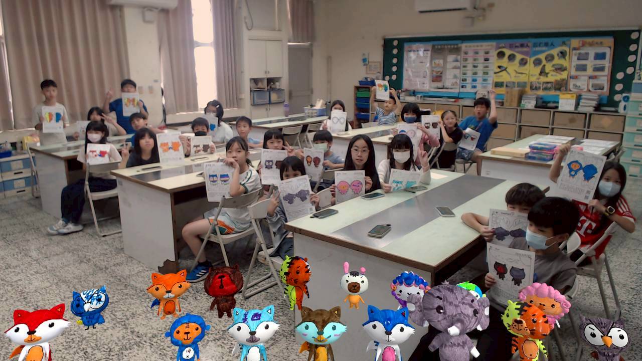AR繪本走進校園 高市圖陪孩子體驗科技閱讀新樂趣