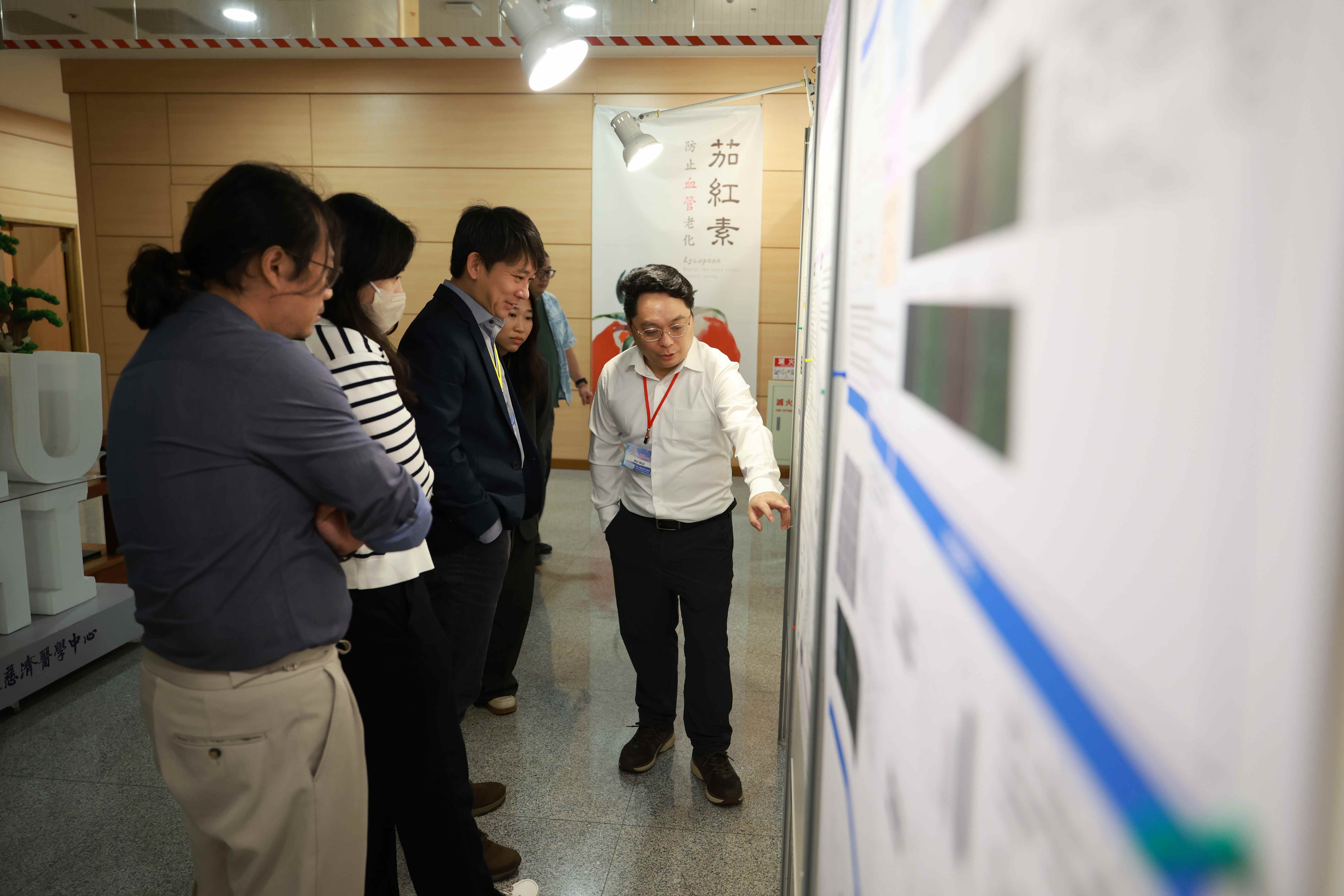 為期兩天的議程吸引將近200位國內外臨床醫師、專家學者、產業界與政府部門等相關人士與會，並參與海報論文發表。