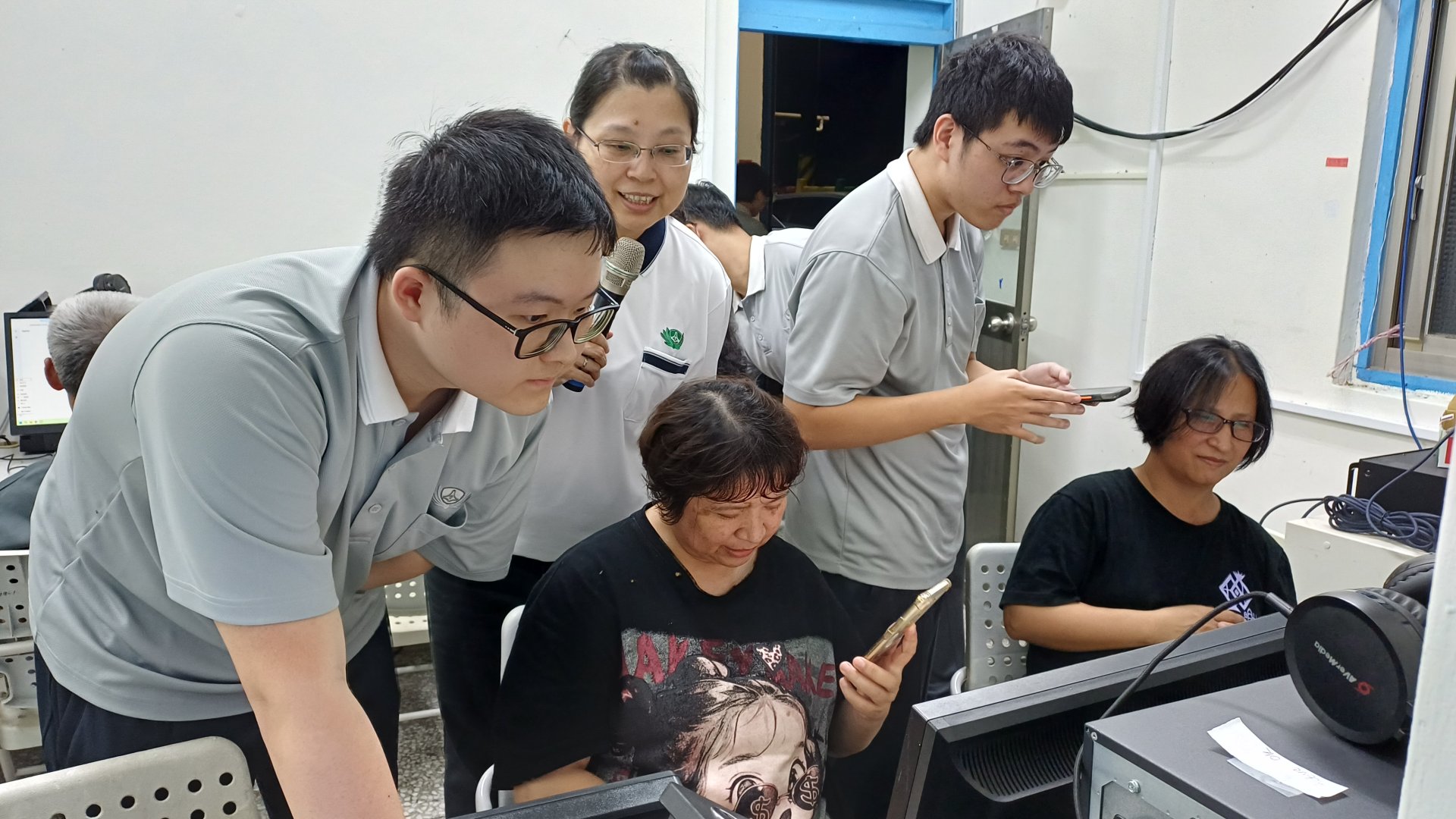 馬塔斯偏鄉數位資訊課：親子共學Line動態貼圖