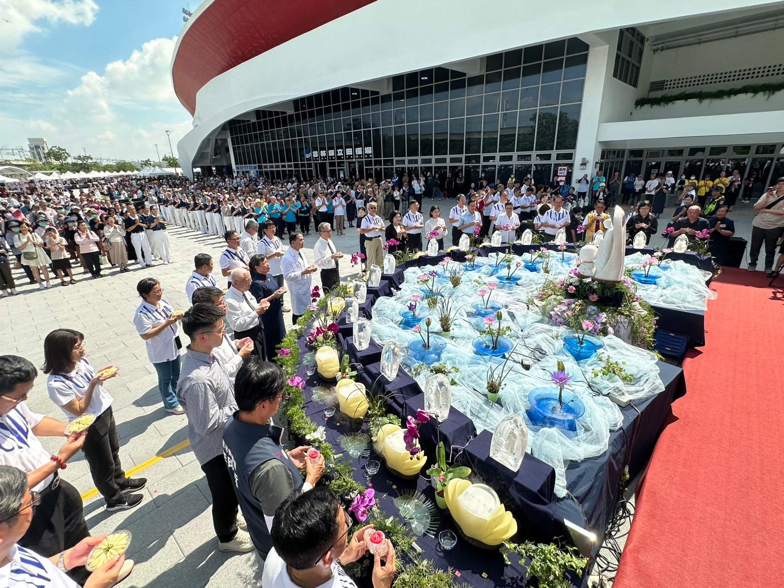 雲林共善浴佛蔬食節 數千人齊聚淨心愛地球