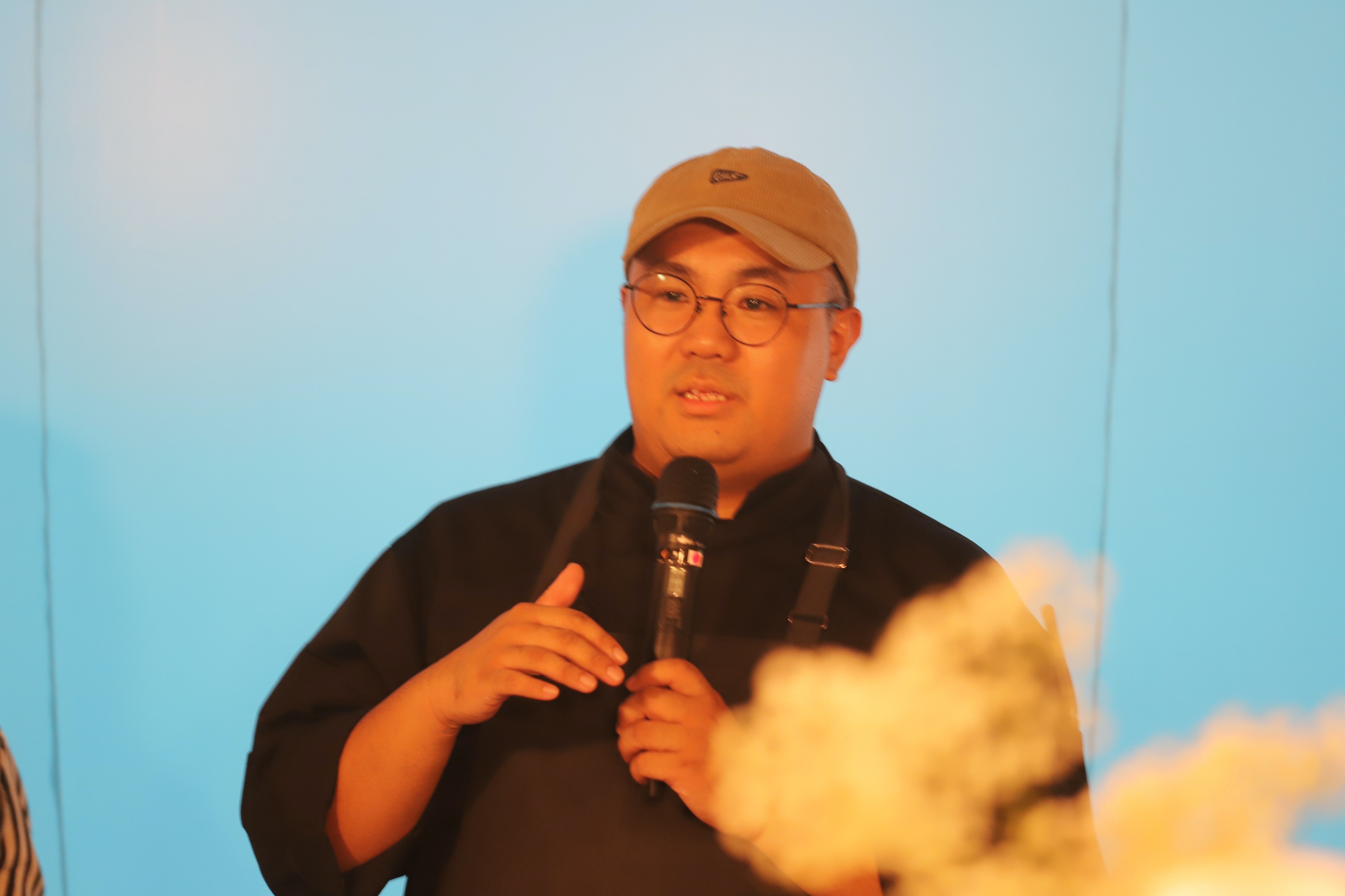 路易莎咖啡廚藝執行長呂文豪，也首度走到台前與食客面對面