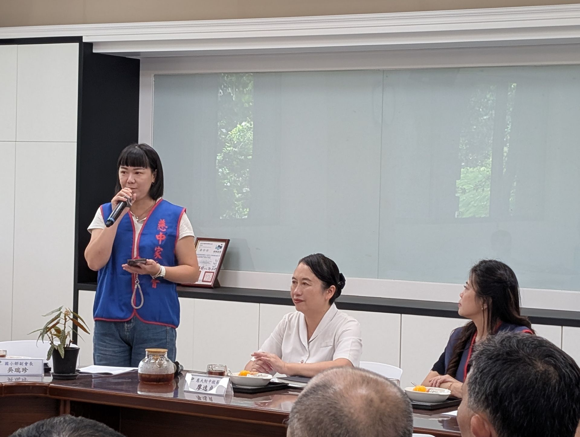 志工團團長吳瑞珍表示家庭與學校攜手能讓孩子在愛中成長。