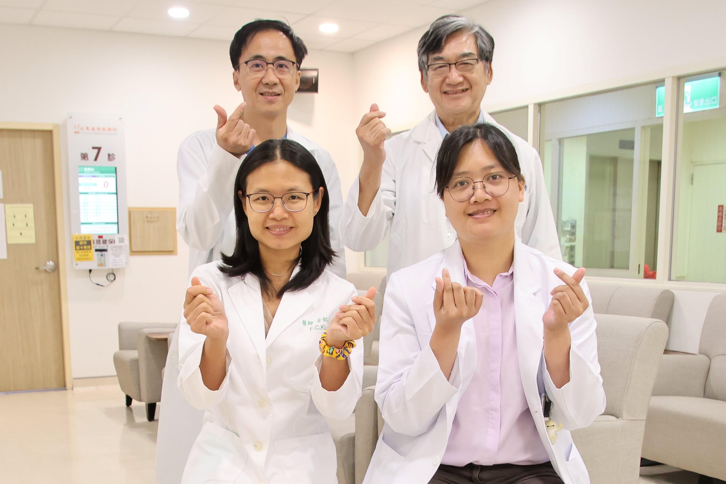 林亞築醫師九月起加入台東基督教醫院婦產科醫師團隊,一起守護台東女性朋友的健康。(後排左起)婦產科主任郭成興、黃文章醫師,(前排左起)古妃君、林亞築醫師。