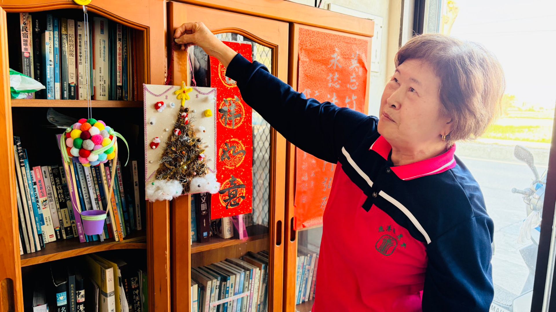 歷經數週完成的黏土作品,舉凡編織、黏土等手工藝,都難不倒她。