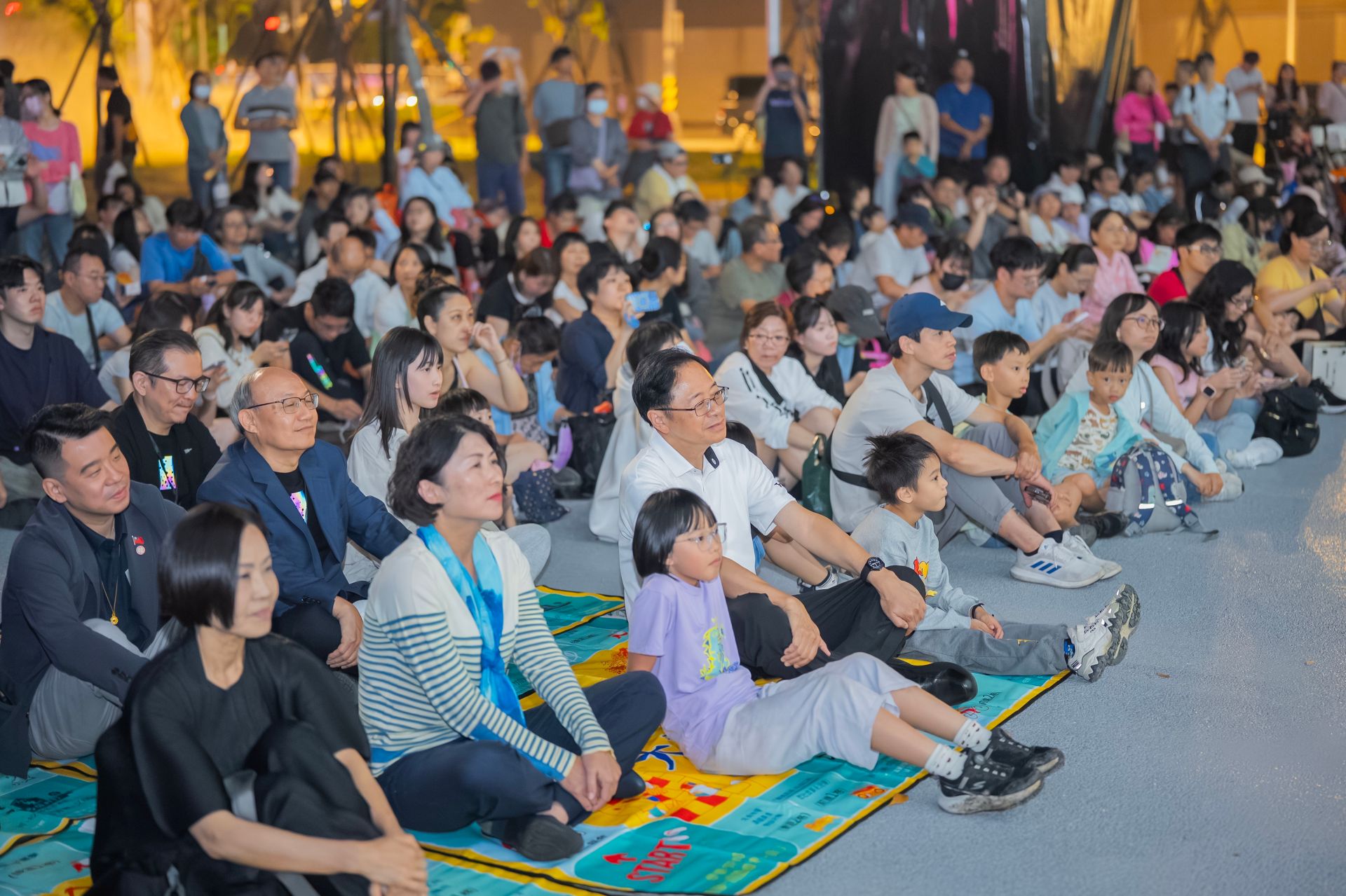 張市長表示,本次展演結合聲光科技,為台灣設計展畫下精彩句點。