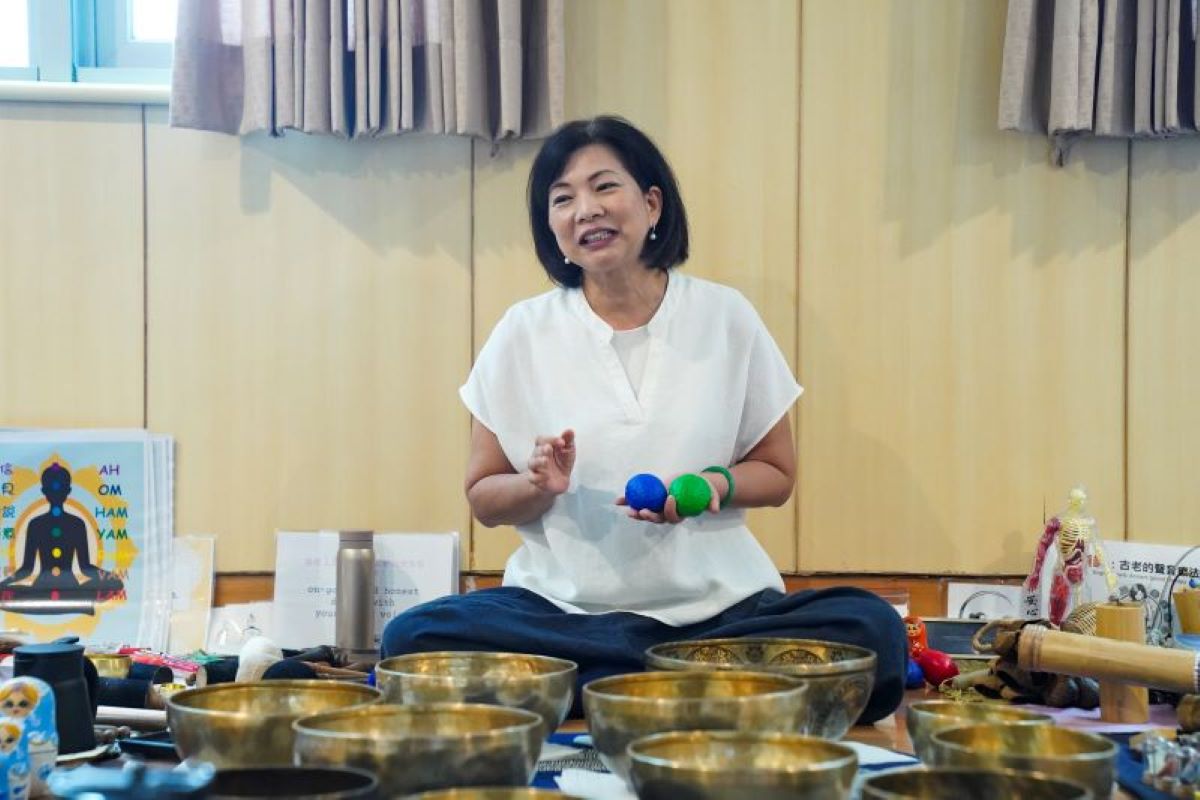 陳茉莉老師具備認知行為心理學講師經驗，將專業與紓壓活動結合。