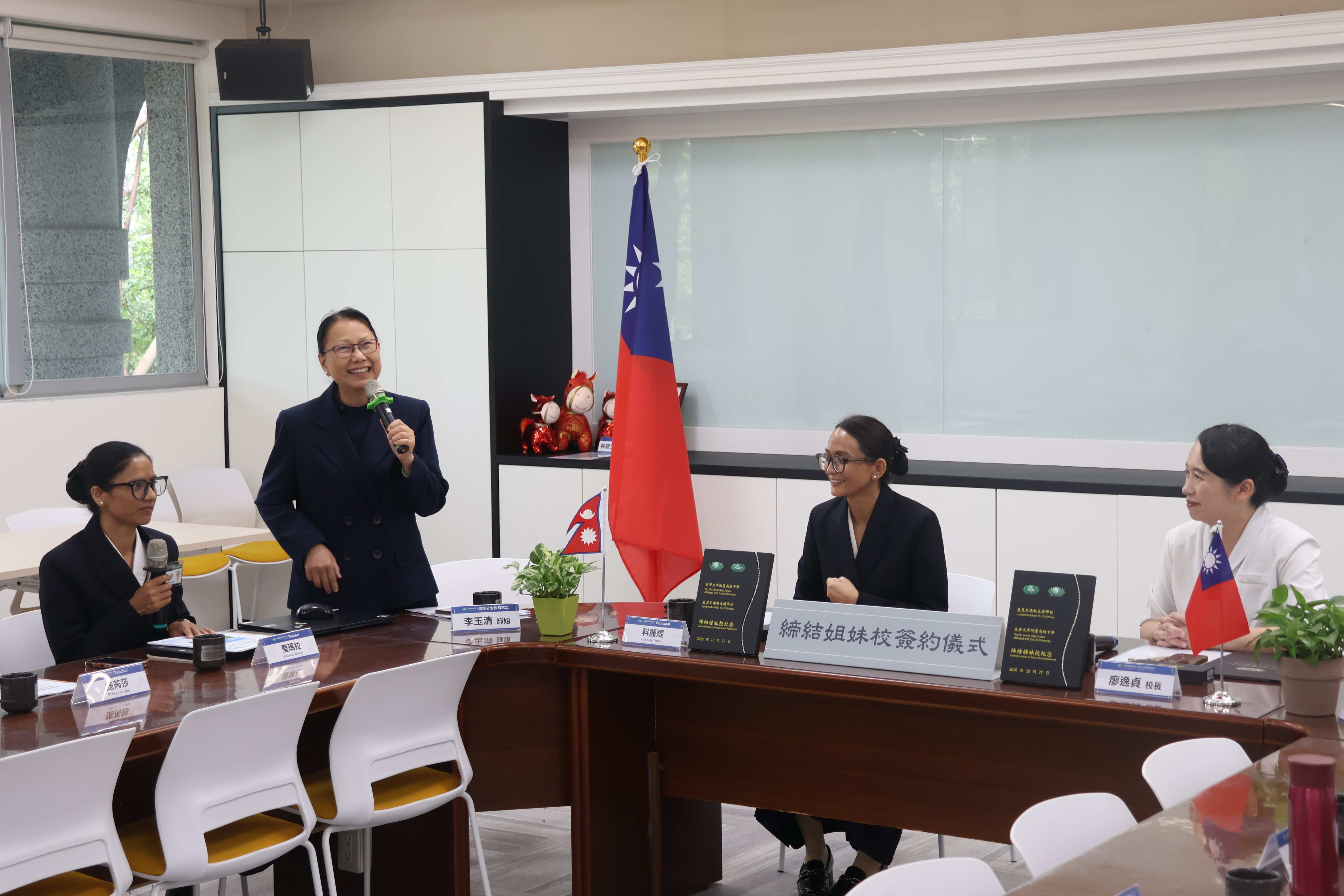 慈濟志工李玉清老師表示慈大附中是重要的學習典範,也肯定尼泊爾教師始終保持學習與謙卑的態度。