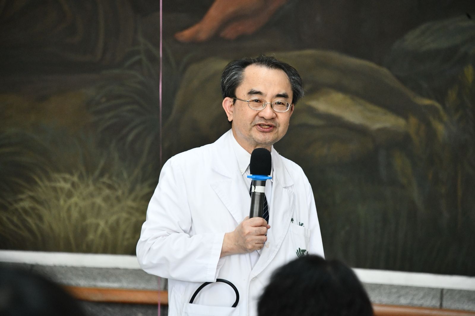 林庭光副院長勉勵同仁在照顧病人之餘，也必須先照顧好自己的身體
