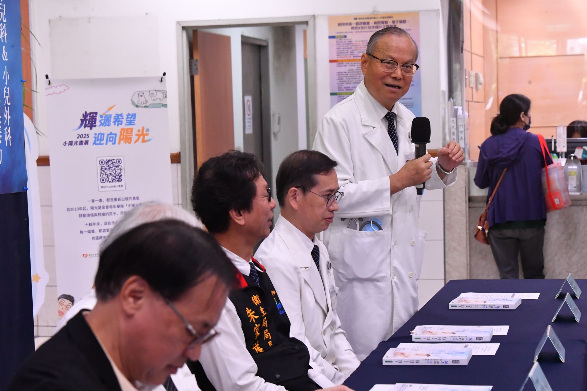 花蓮慈濟醫院兒童外科彭海祁醫師感恩醫院的支持、上人的理念，從不因小兒外科時常「業績」墊底而有所改變，也感恩後續有人——楊筱惠醫師接棒。