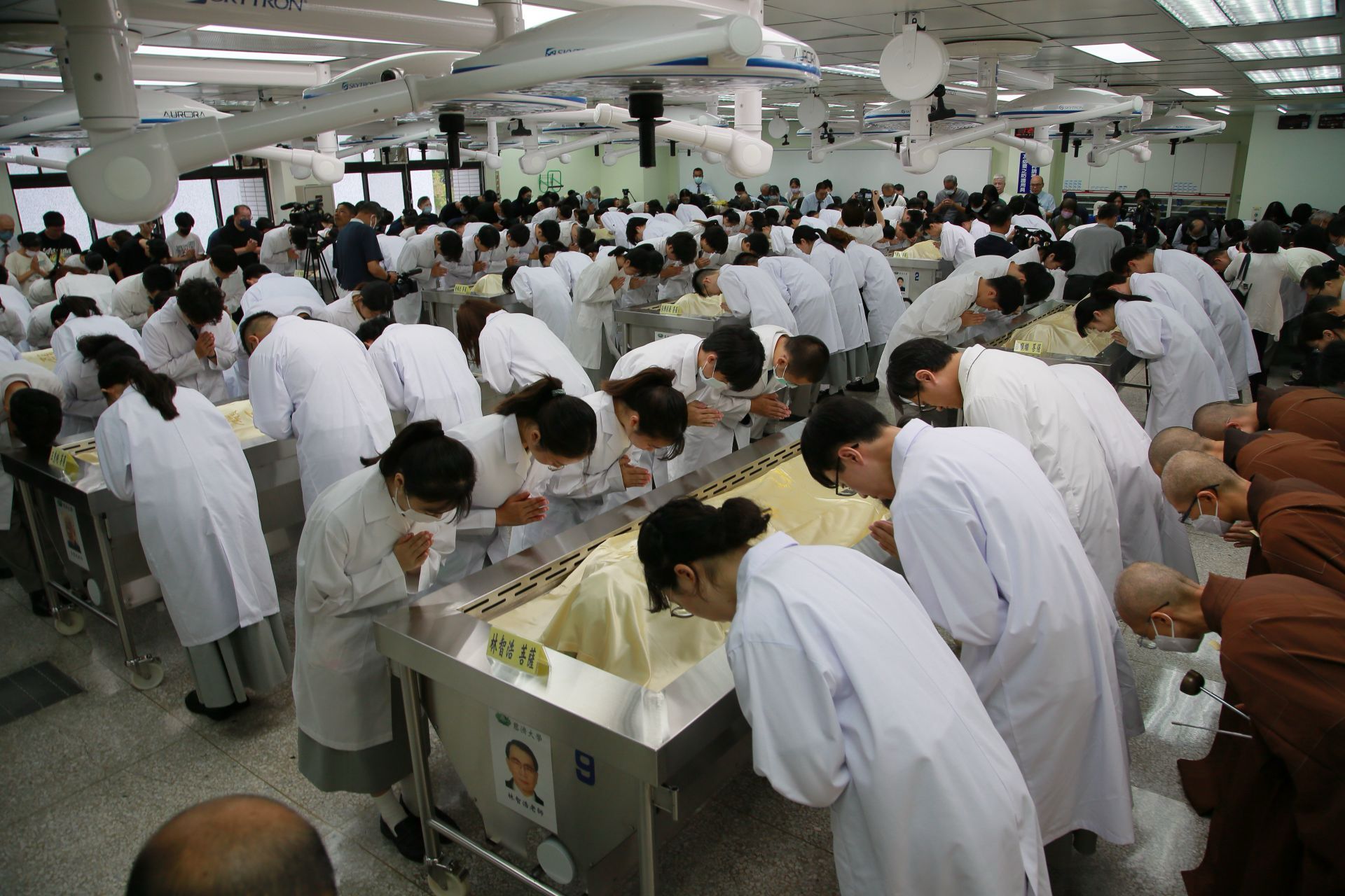 提前一週返校 慈濟大學醫學生迎接最特別的課