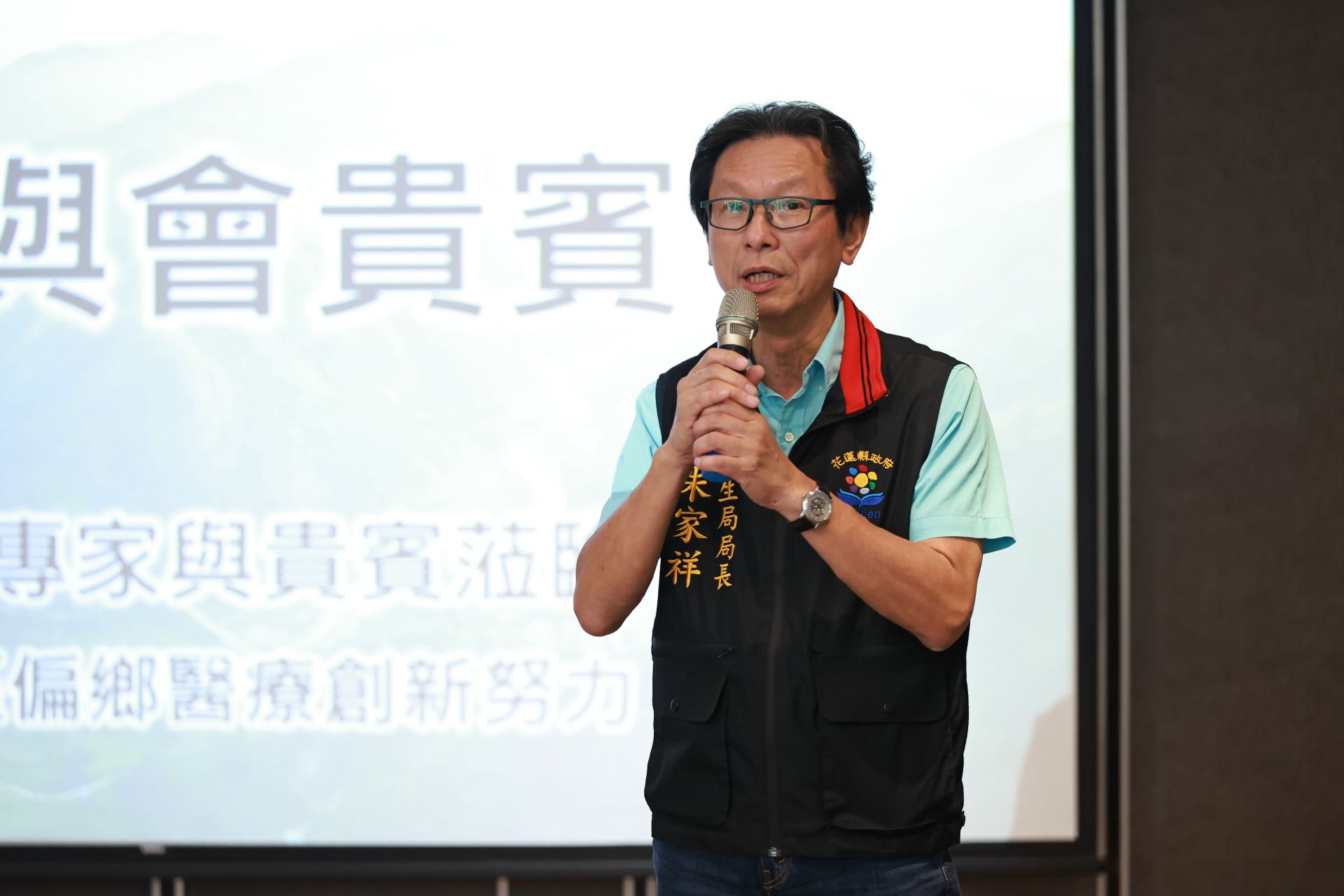花蓮縣衛生局局長朱家祥說,平時持續飛行與訓練,才能讓人員熟悉操作、累積不同航線及天候資料,在災害發生時穩定執行任務。