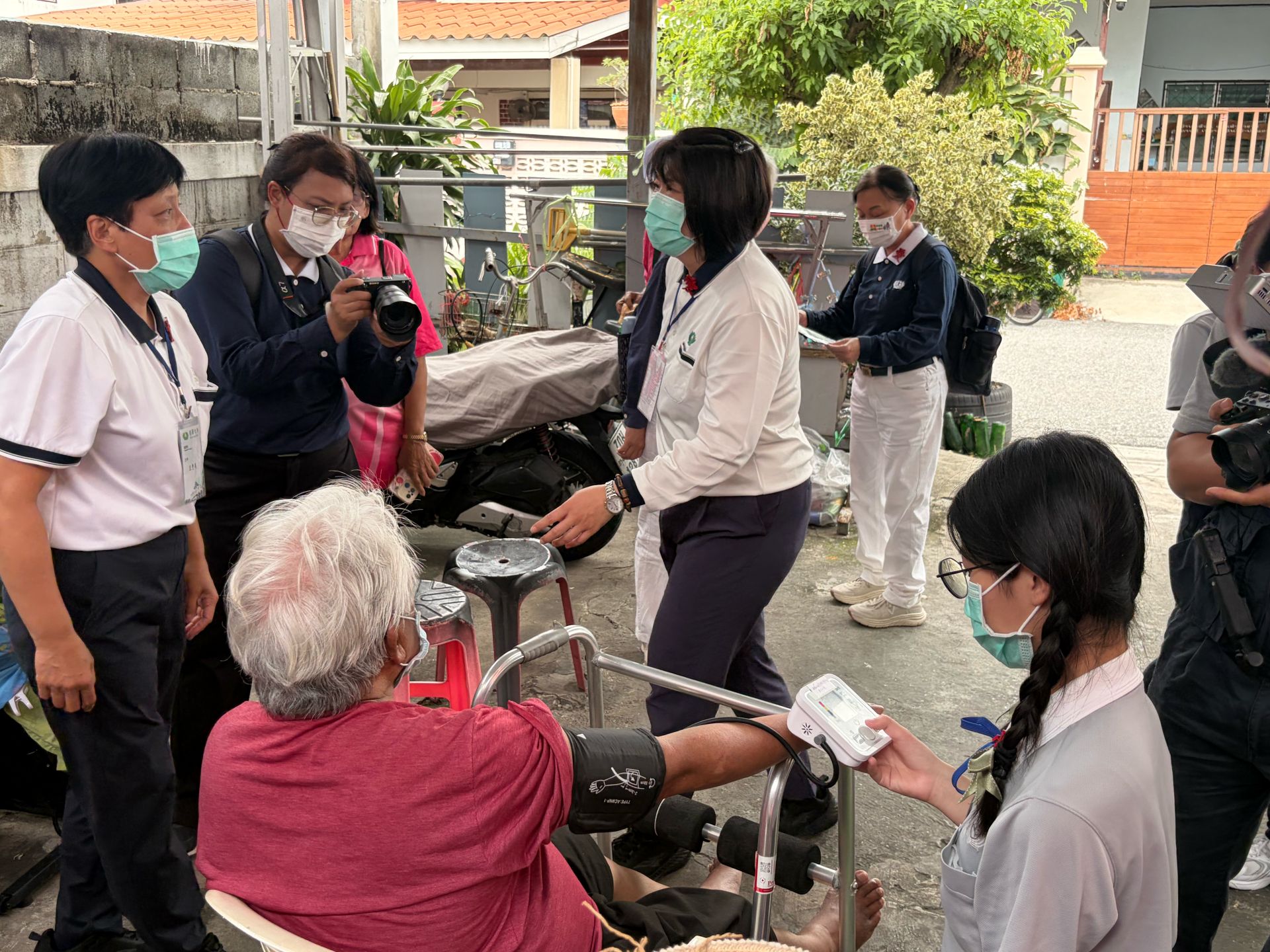 慈大護理生泰國服務學習 走進人群「看見需要 」
