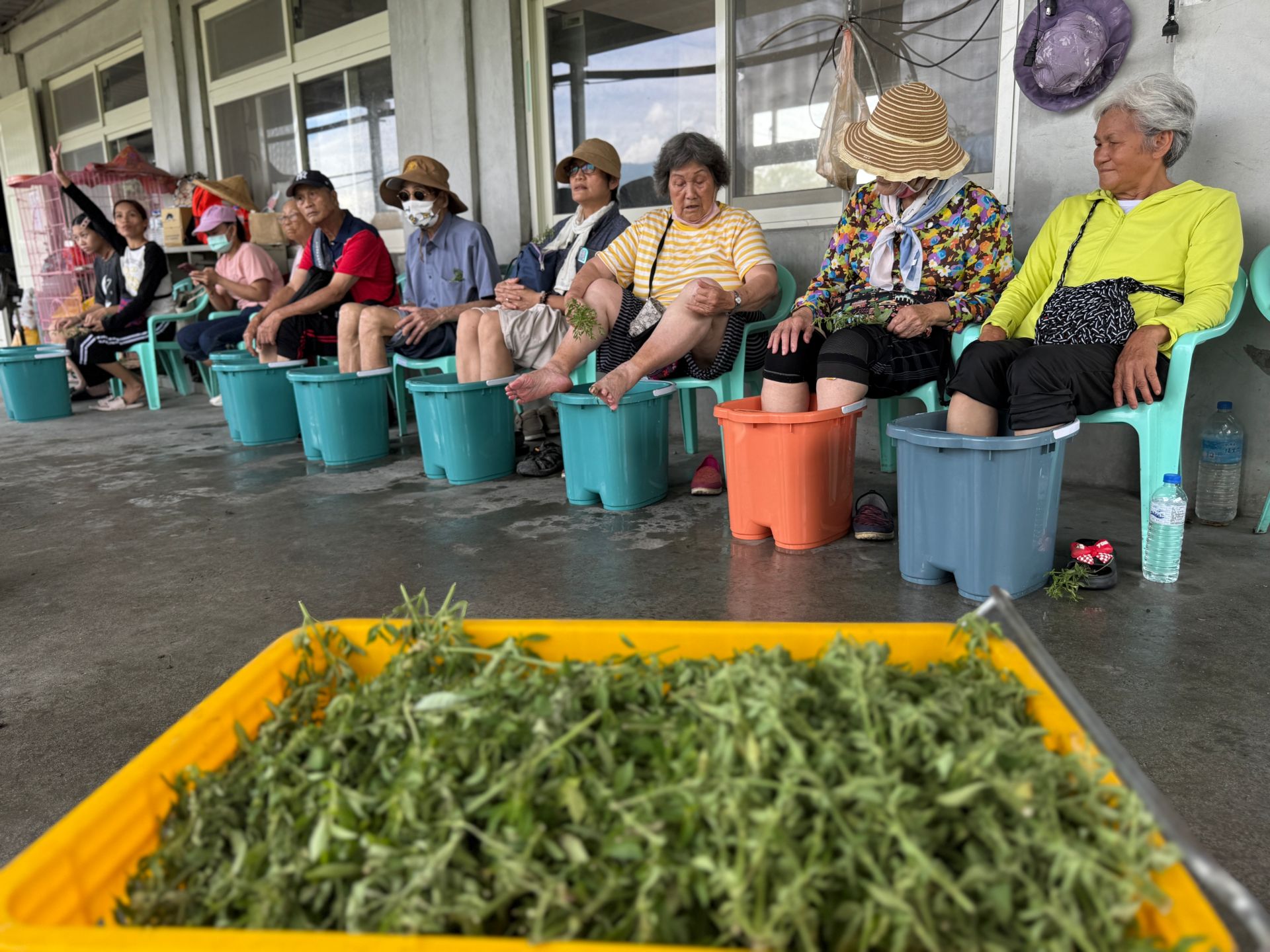 邀東部居民及全台鏟子超人報名參加周末石薺薴足浴體驗活動(照片提供/台灣世界展望會)