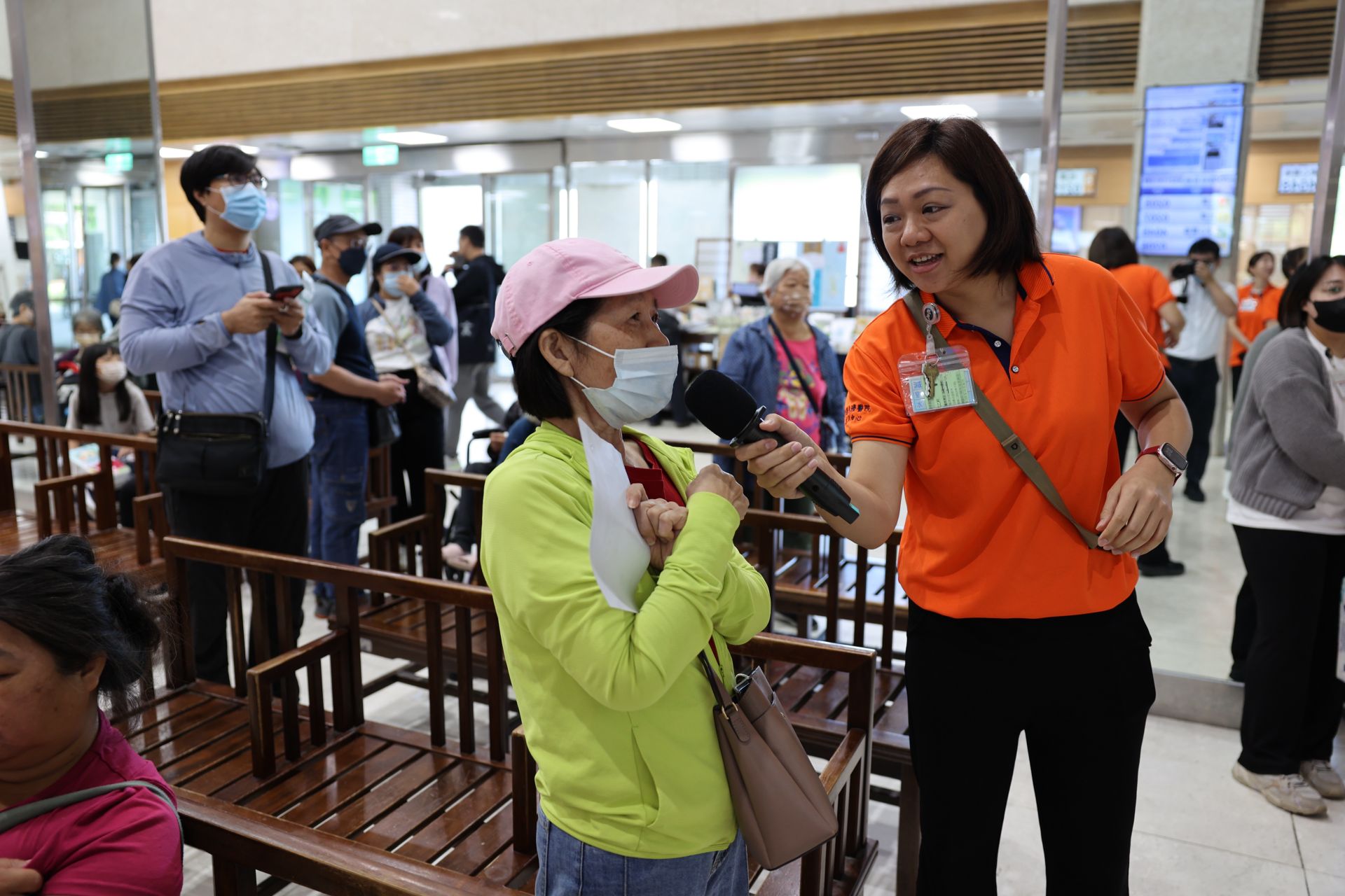 多位民眾參與打卡響應病人安全日,把醫病攜手,安全共守理念透過活動融入日常生活。