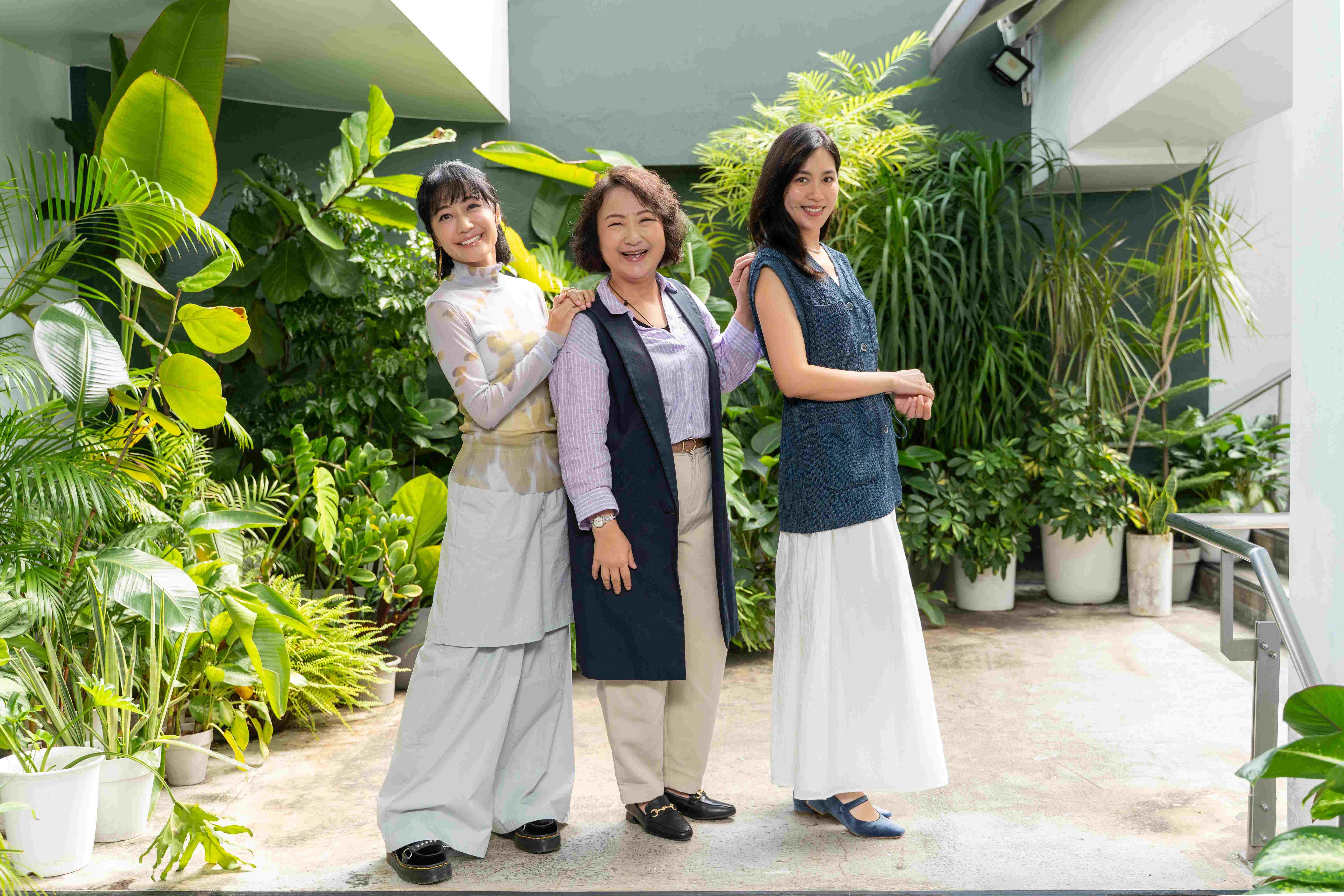 重現全台首代醫院志工女力！演員苦練手捲棉花棒